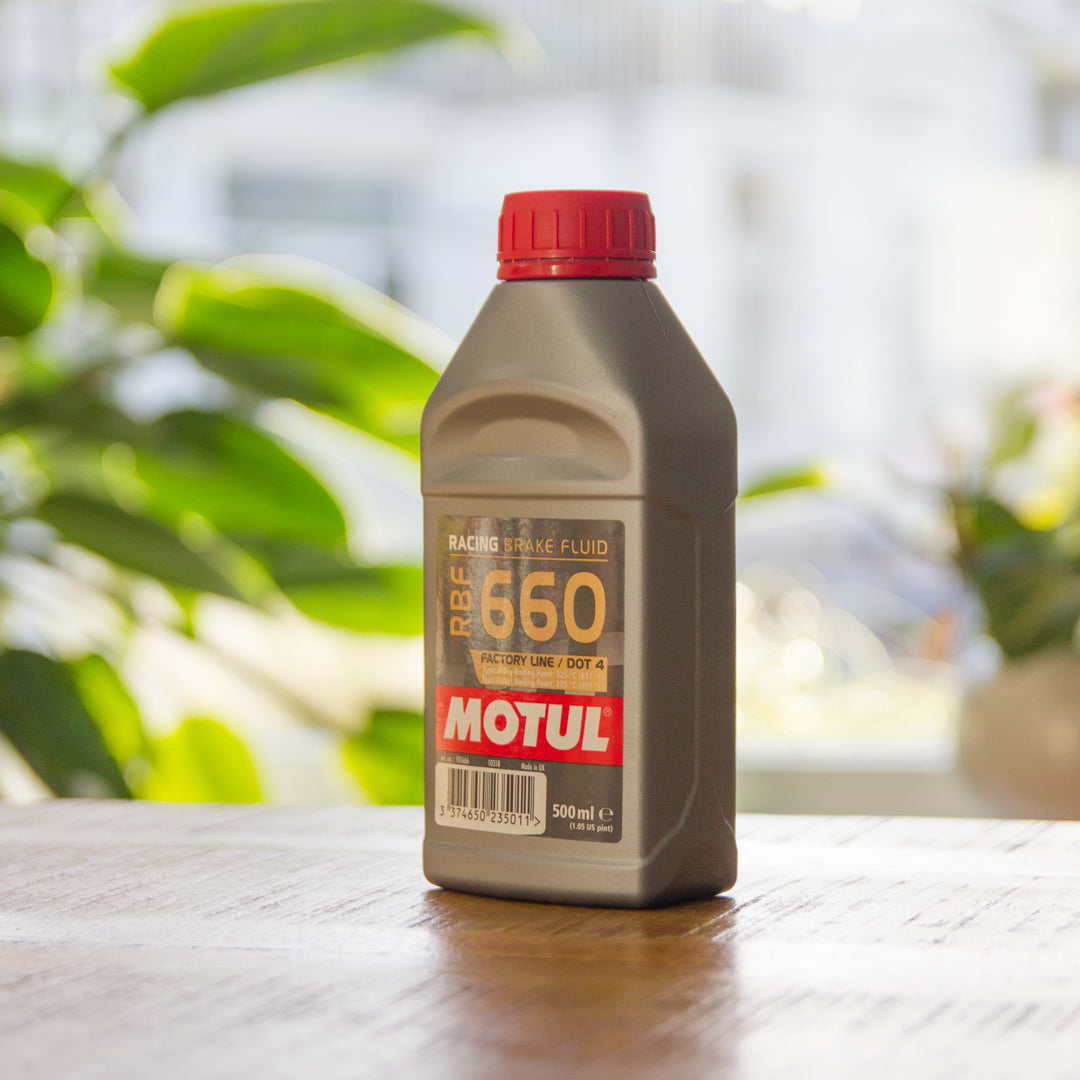 Motul RBF 660 Factory Line Racing brake fluid