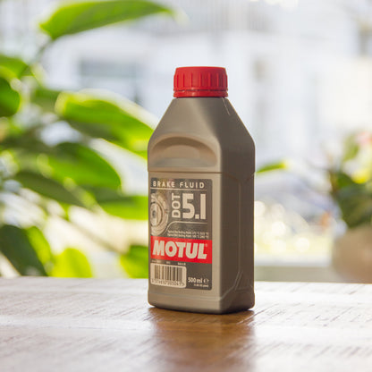 Motul DOT 5.1 brake fluid DOT5.1