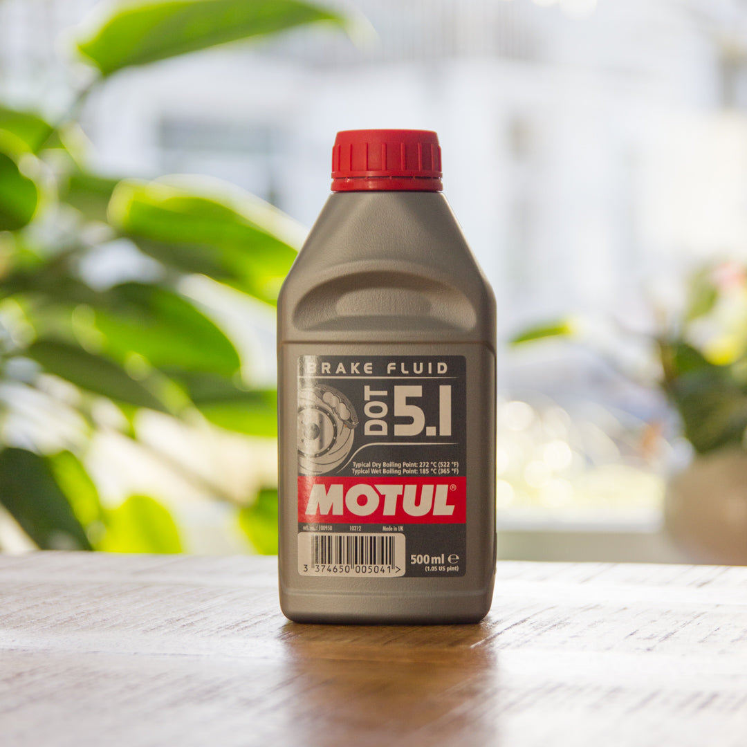 Motul DOT 5.1 brake fluid DOT5.1